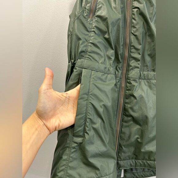 Athleta Alpine Air Vest with Removable Fur Hood in Army Green - Picture 11 of 14